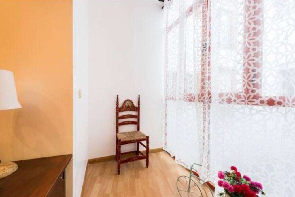 Luminoso Apartamento En Lavapies-Tirso De Molina Appartement Madrid Buitenkant foto